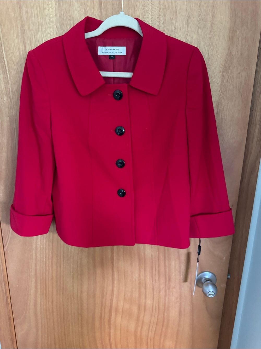 Tahari by Arthur S Levine Vibrant Red Cropped Button Jacket